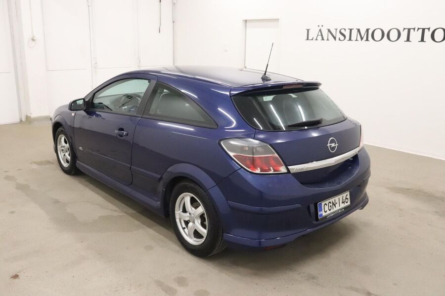 Opel Astra vaihtoauto