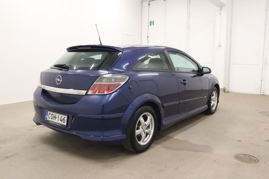 Opel Astra vaihtoauto