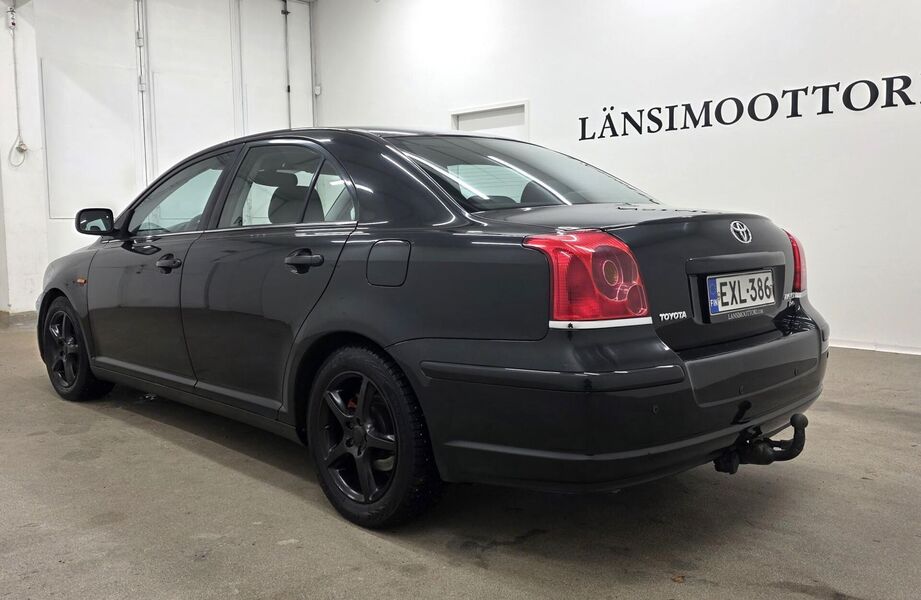 Toyota Avensis vaihtoauto