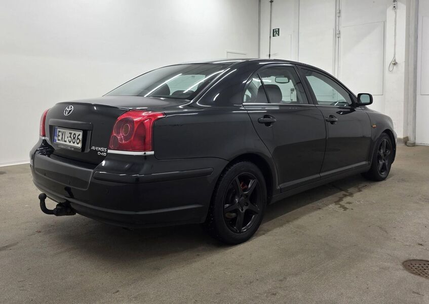 Toyota Avensis vaihtoauto