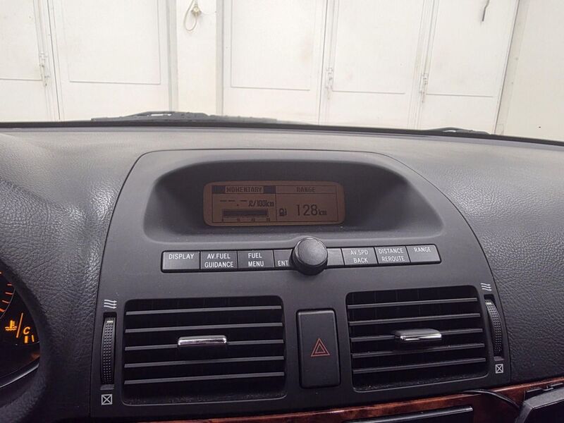 Toyota Avensis vaihtoauto