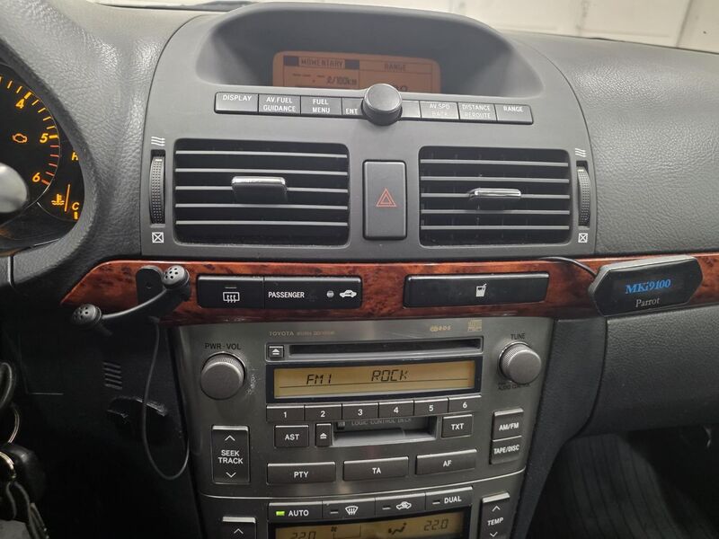 Toyota Avensis vaihtoauto