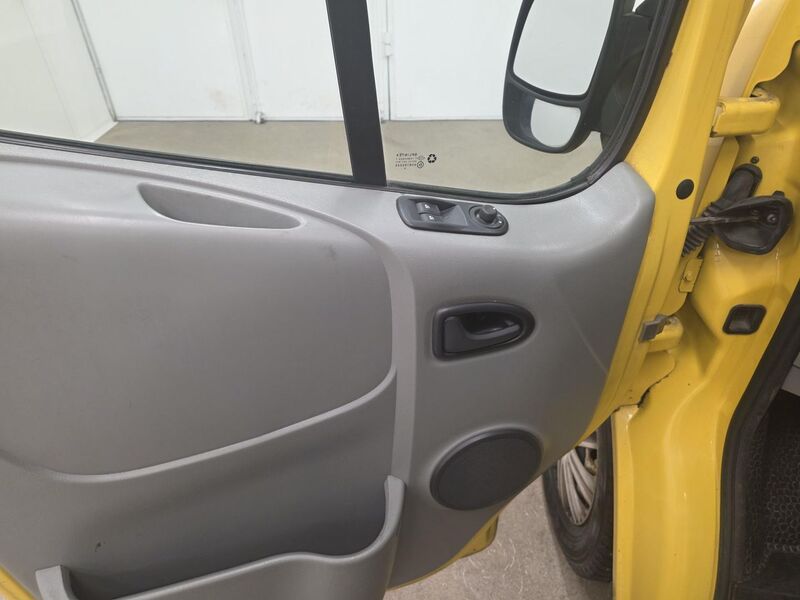 Opel Vivaro vaihtoauto