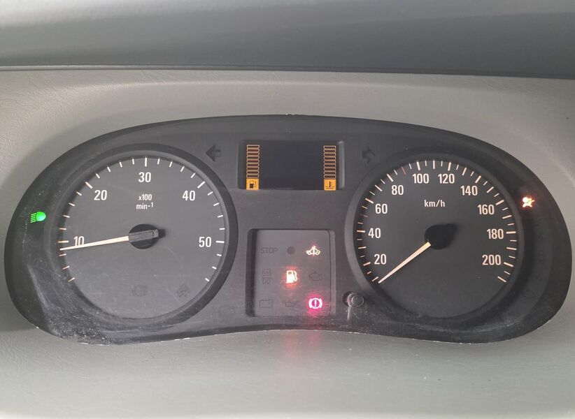 Opel Vivaro vaihtoauto