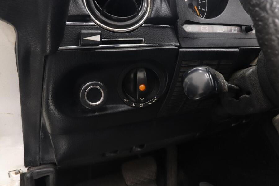 Mercedes-Benz 280 vaihtoauto