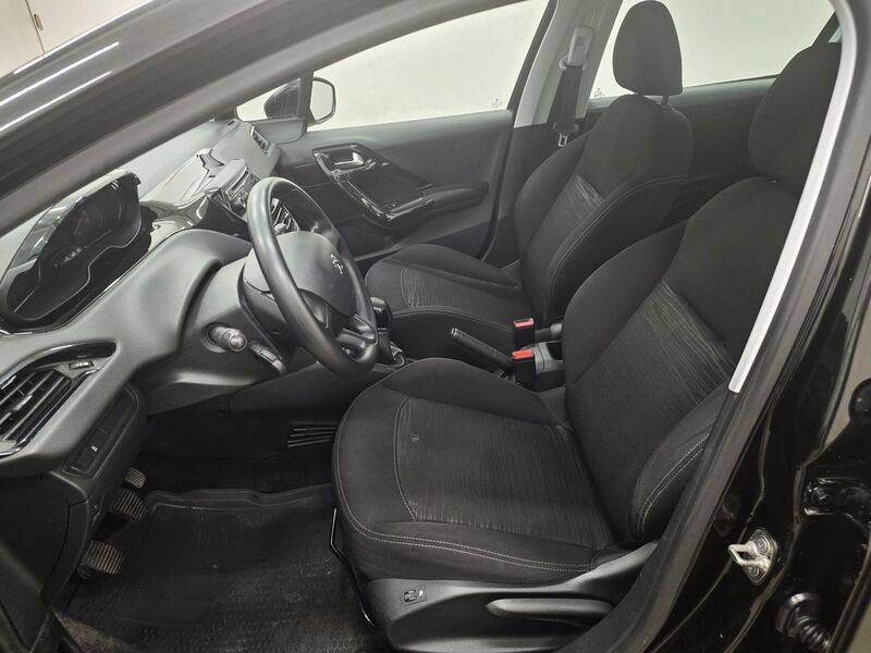 Peugeot 208 vaihtoauto