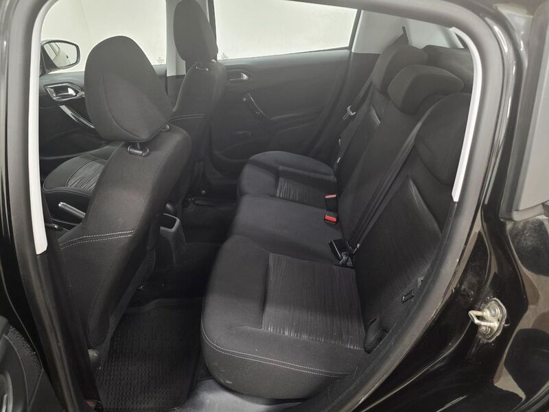 Peugeot 208 vaihtoauto