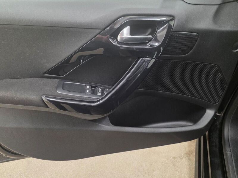 Peugeot 208 vaihtoauto