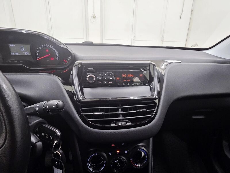 Peugeot 208 vaihtoauto