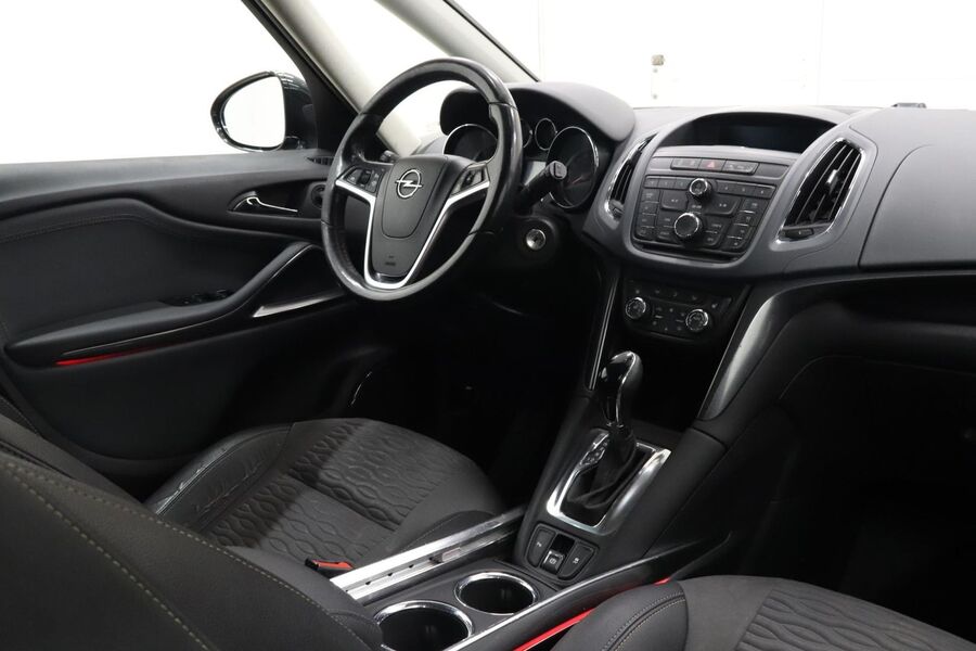 Opel Zafira Tourer vaihtoauto