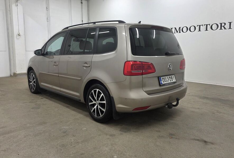 Volkswagen Touran vaihtoauto