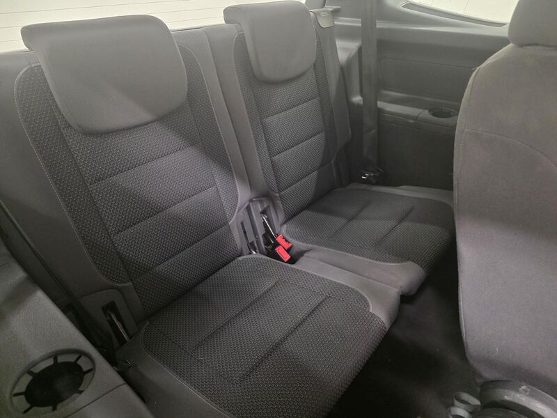 Volkswagen Touran vaihtoauto