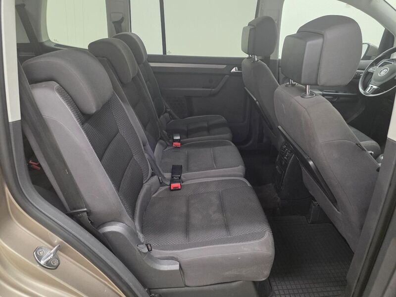 Volkswagen Touran vaihtoauto