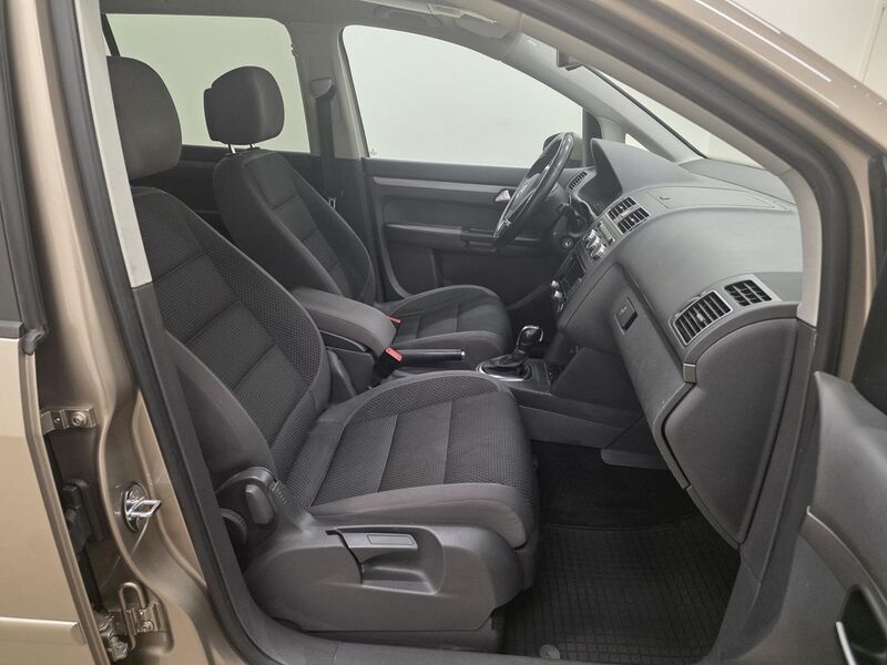 Volkswagen Touran vaihtoauto