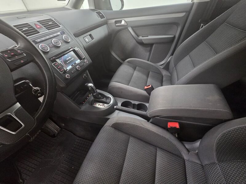 Volkswagen Touran vaihtoauto