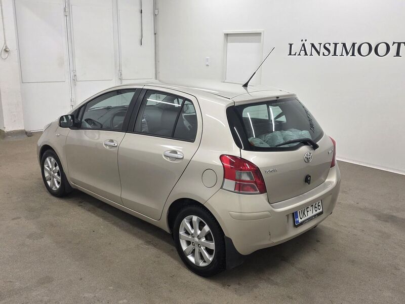 Toyota Yaris vaihtoauto