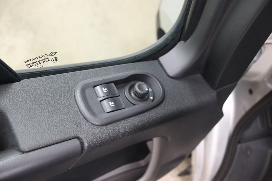 Nissan NV400 vaihtoauto