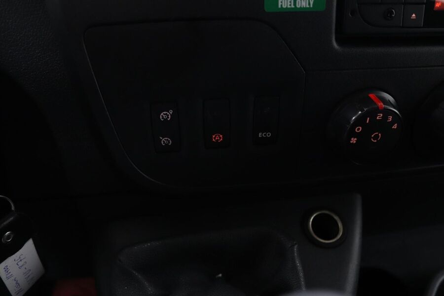 Nissan NV400 vaihtoauto