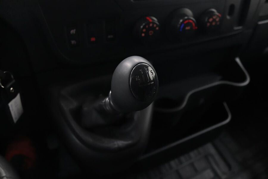 Nissan NV400 vaihtoauto