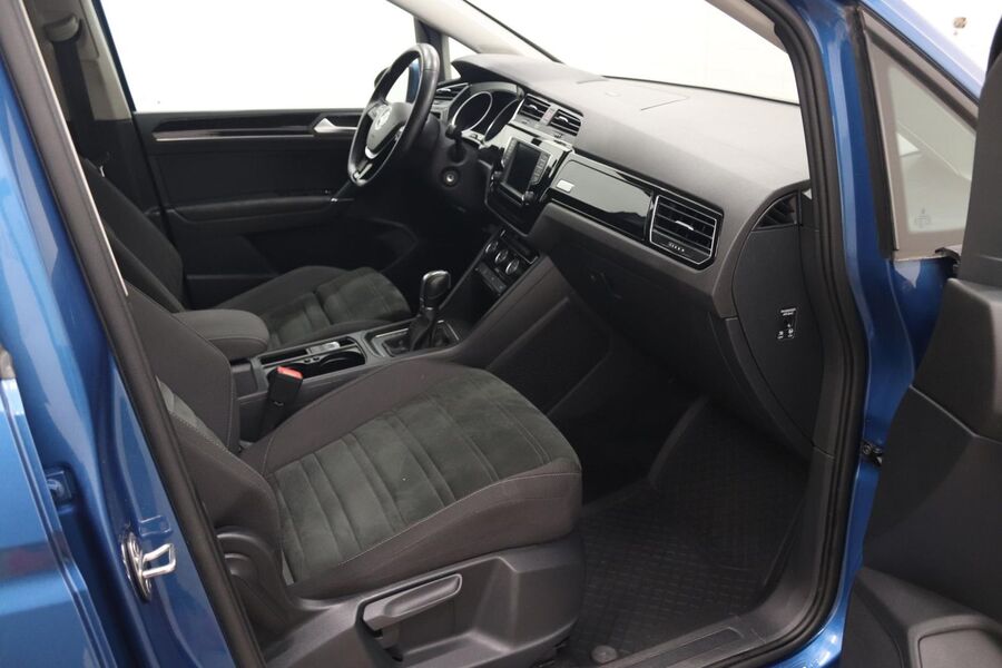 Volkswagen Touran vaihtoauto