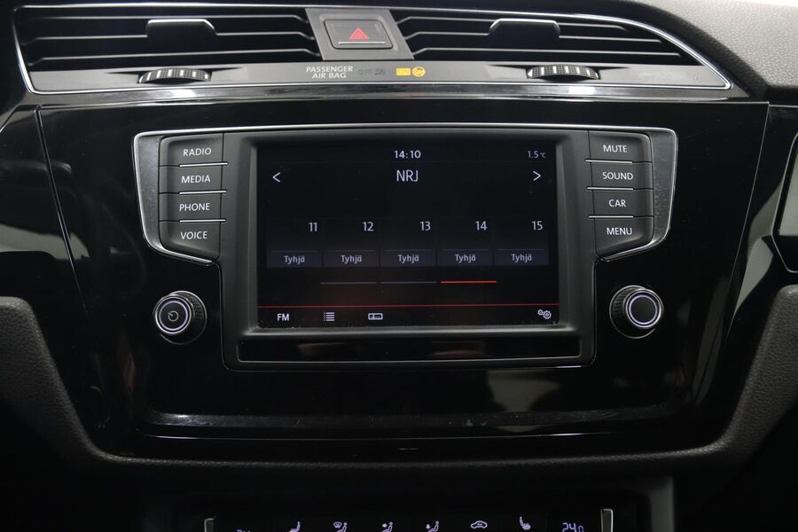 Volkswagen Touran vaihtoauto