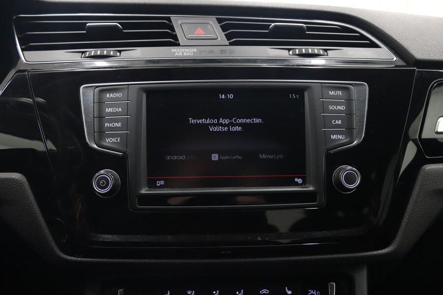 Volkswagen Touran vaihtoauto