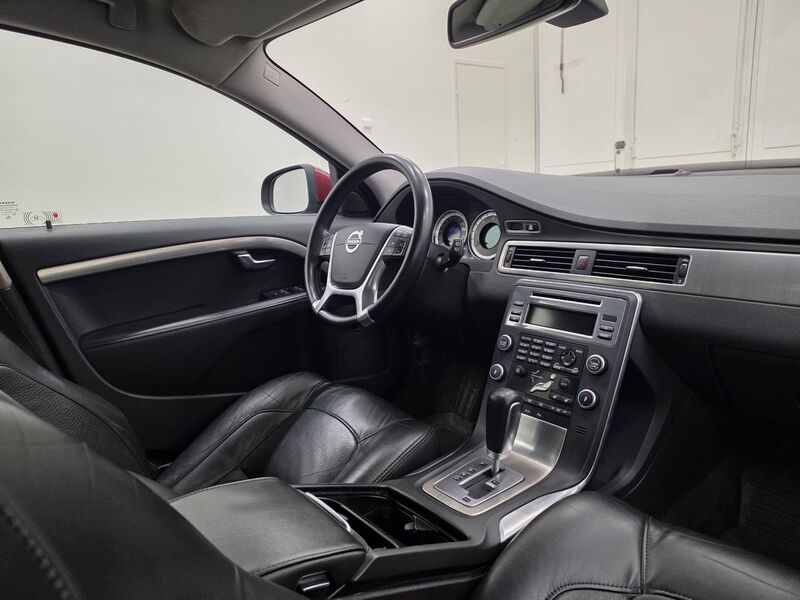 Volvo V70 vaihtoauto