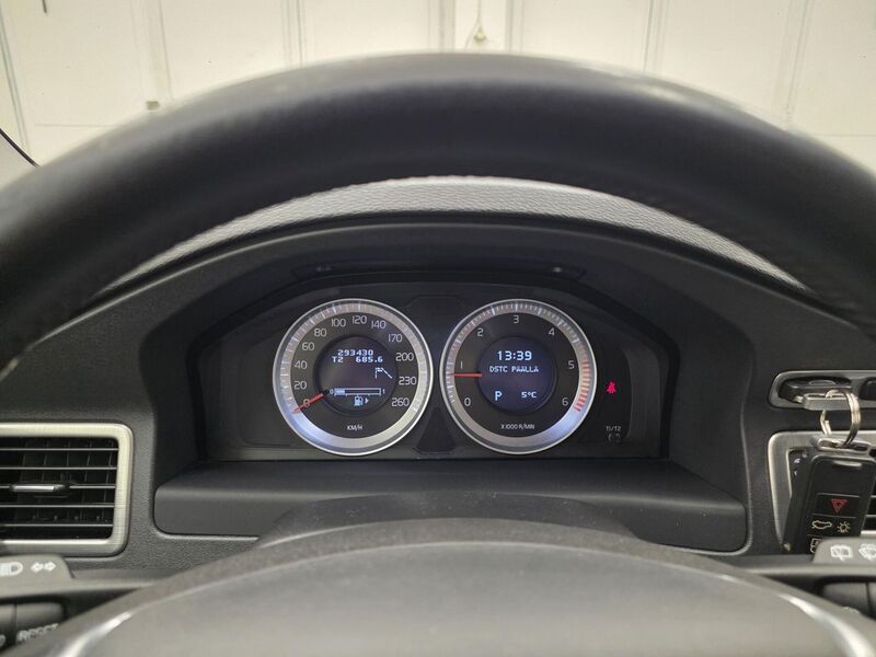 Volvo V70 vaihtoauto