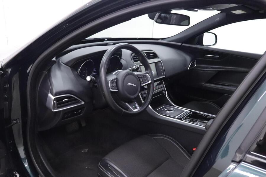 Jaguar XE vaihtoauto