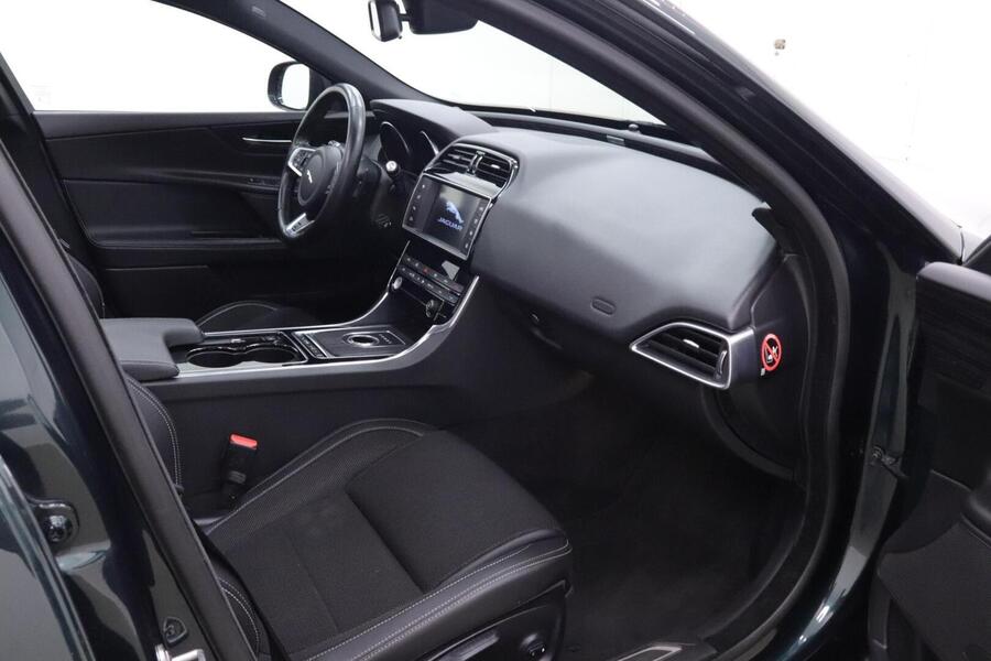 Jaguar XE vaihtoauto