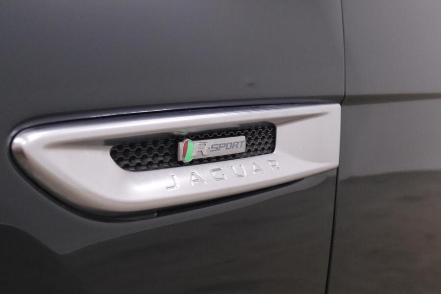 Jaguar XE vaihtoauto