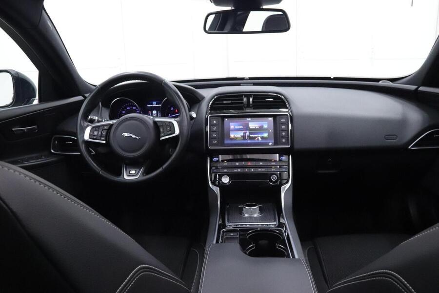 Jaguar XE vaihtoauto