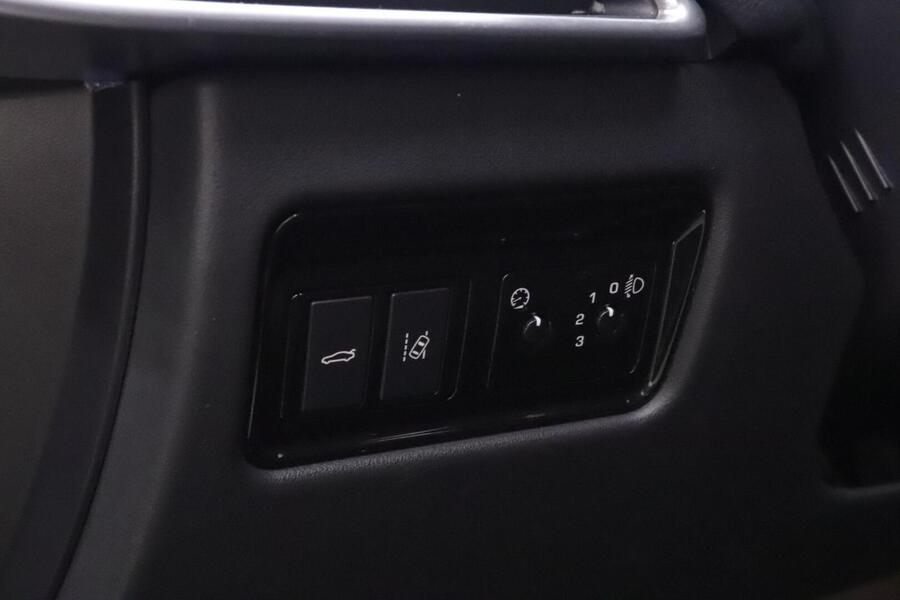 Jaguar XE vaihtoauto