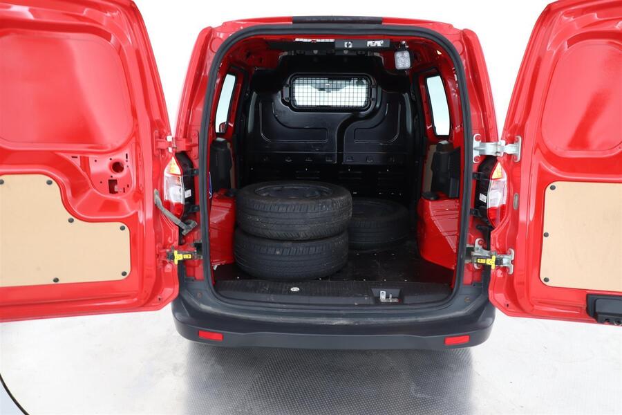 Ford Transit Courier vaihtoauto