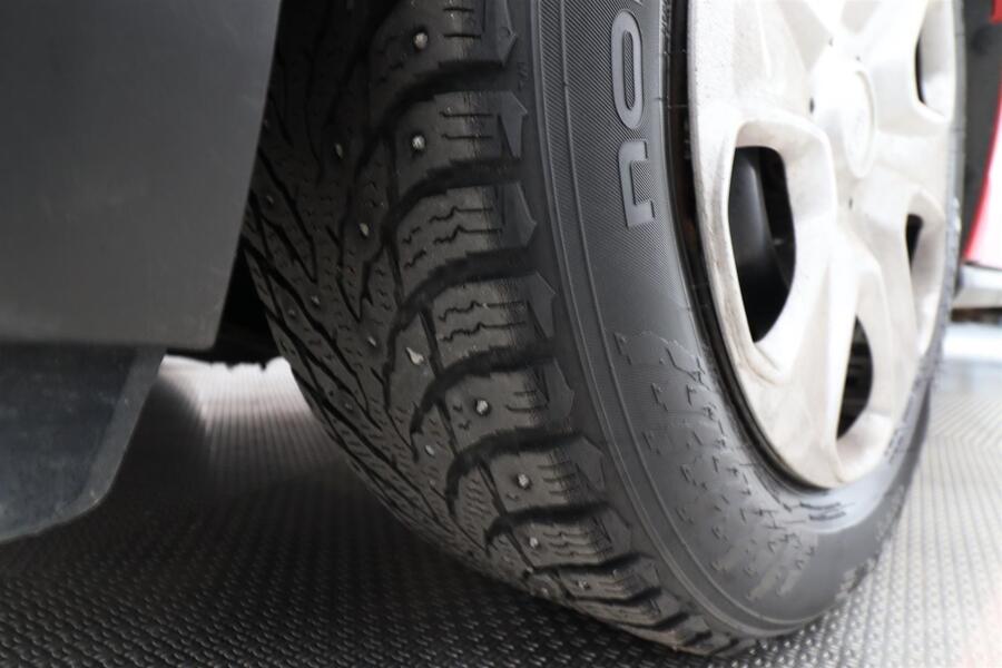 Ford Transit Courier vaihtoauto