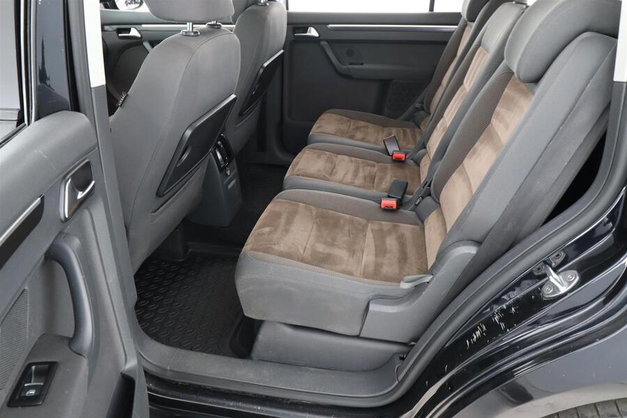 Volkswagen Touran vaihtoauto