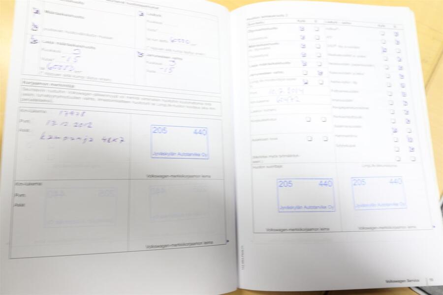 Volkswagen Touran vaihtoauto