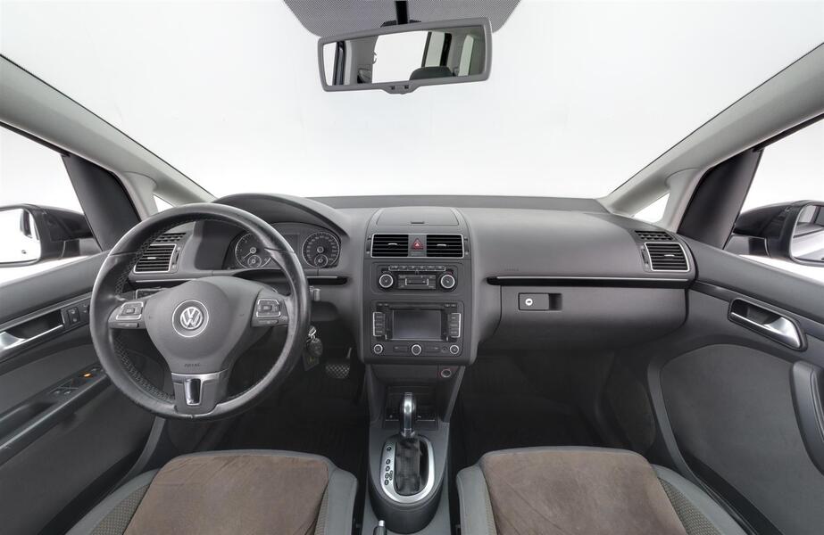 Volkswagen Touran vaihtoauto