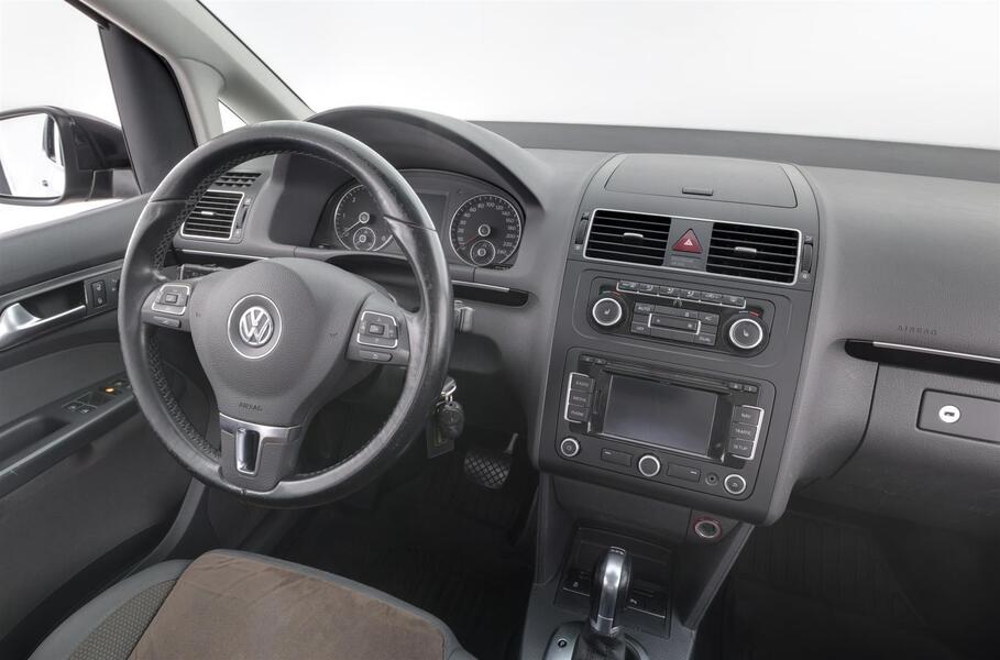 Volkswagen Touran vaihtoauto