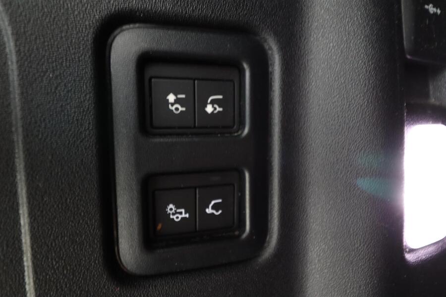 Land Rover Defender vaihtoauto