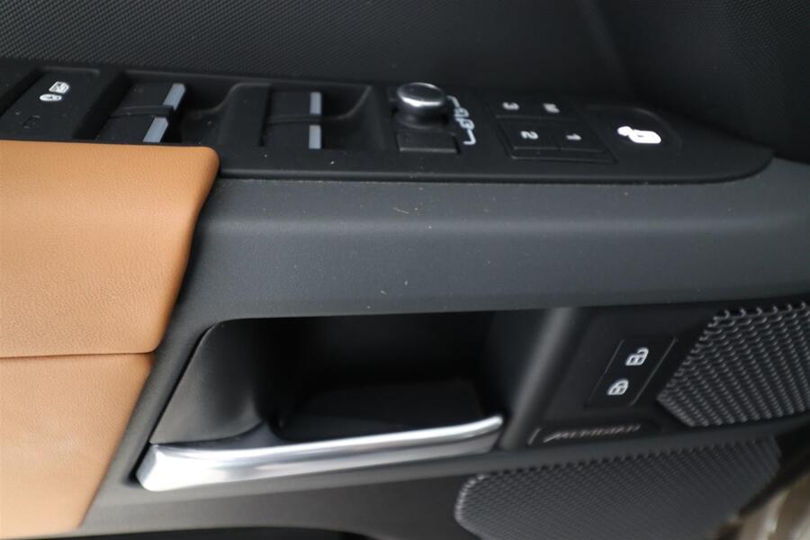 Land Rover Defender vaihtoauto