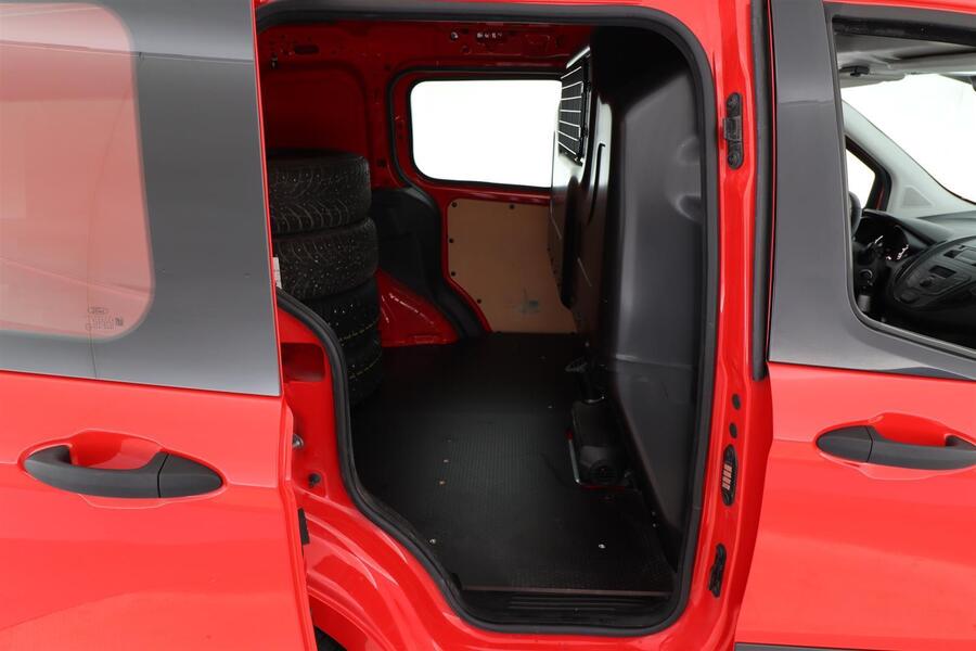 Ford Transit Courier vaihtoauto