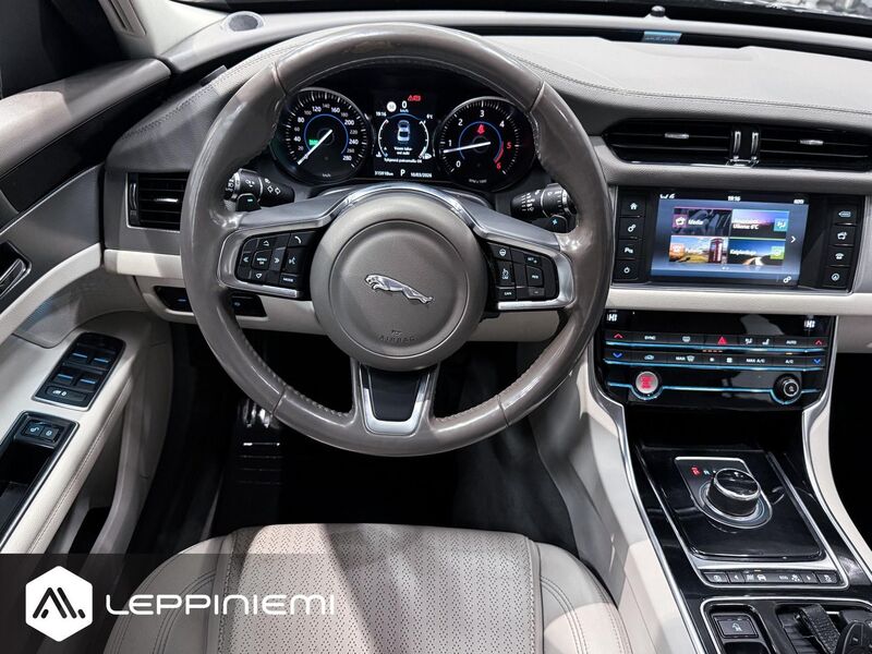 Jaguar XF vaihtoauto