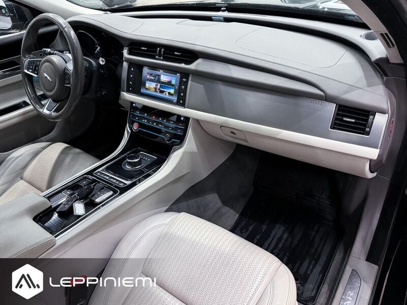 Jaguar XF vaihtoauto