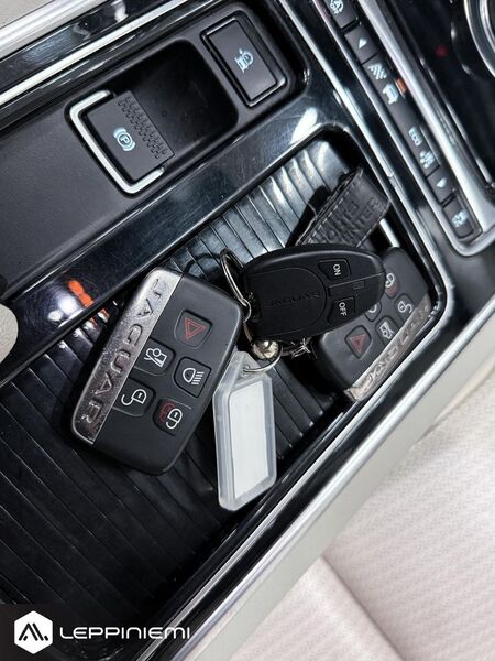 Jaguar XF vaihtoauto