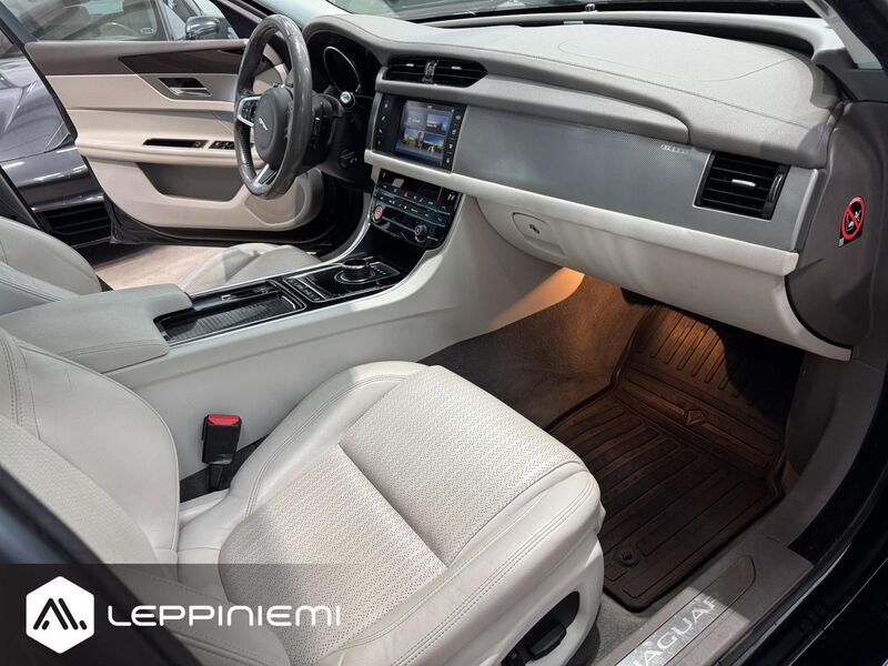 Jaguar XF vaihtoauto