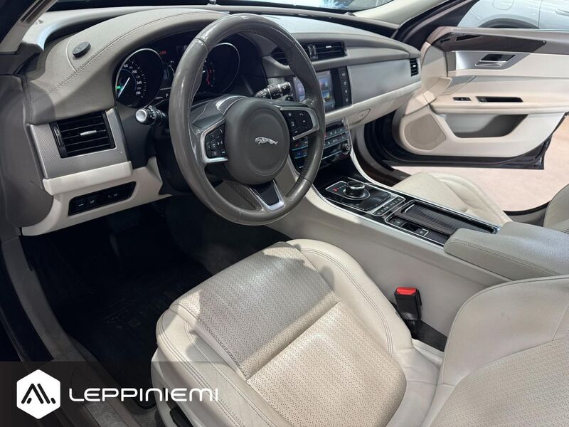 Jaguar XF vaihtoauto