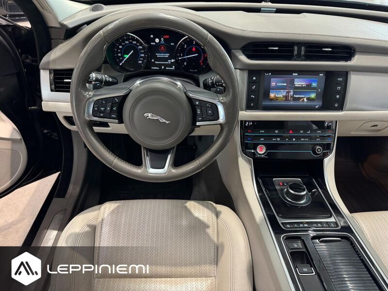 Jaguar XF vaihtoauto