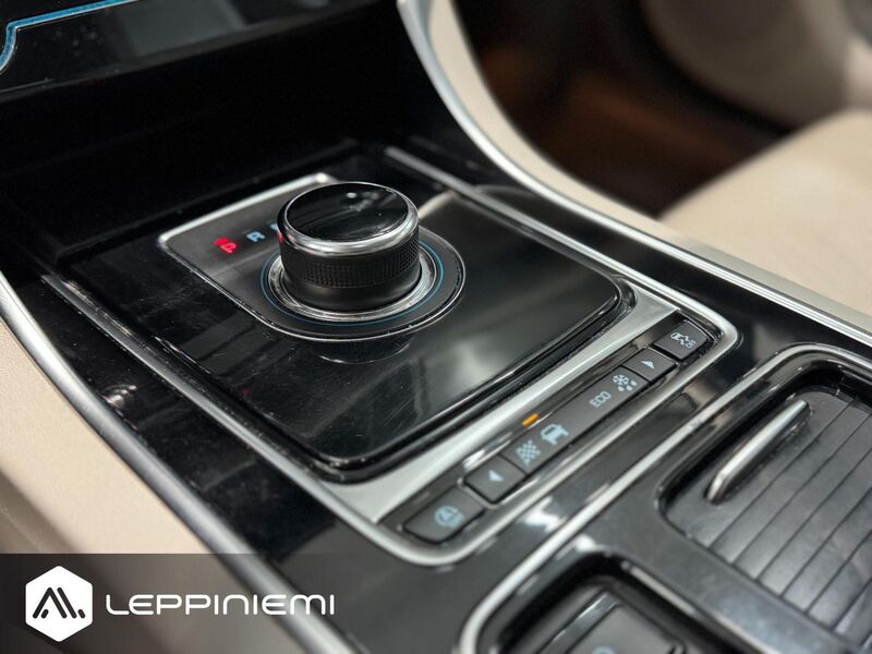 Jaguar XF vaihtoauto