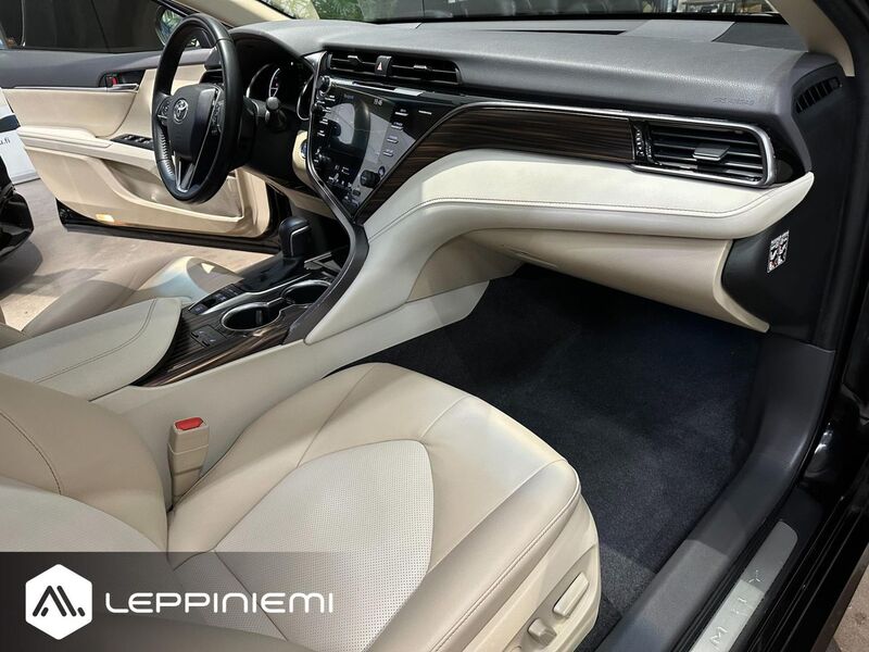 Toyota Camry vaihtoauto